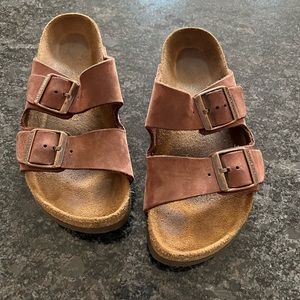 Birkenstock Arizona Sandal. Size 38